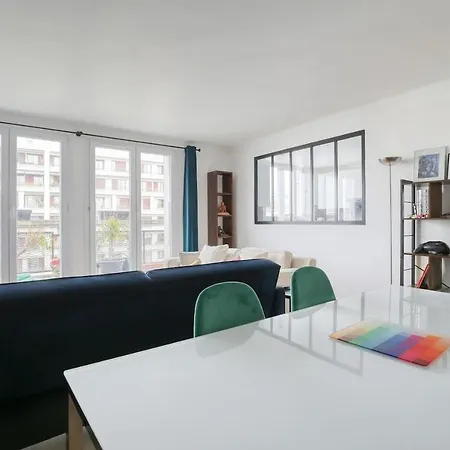 - Auteuil - 70m2, Balconies, Sun, Renovated - Fits 5 *